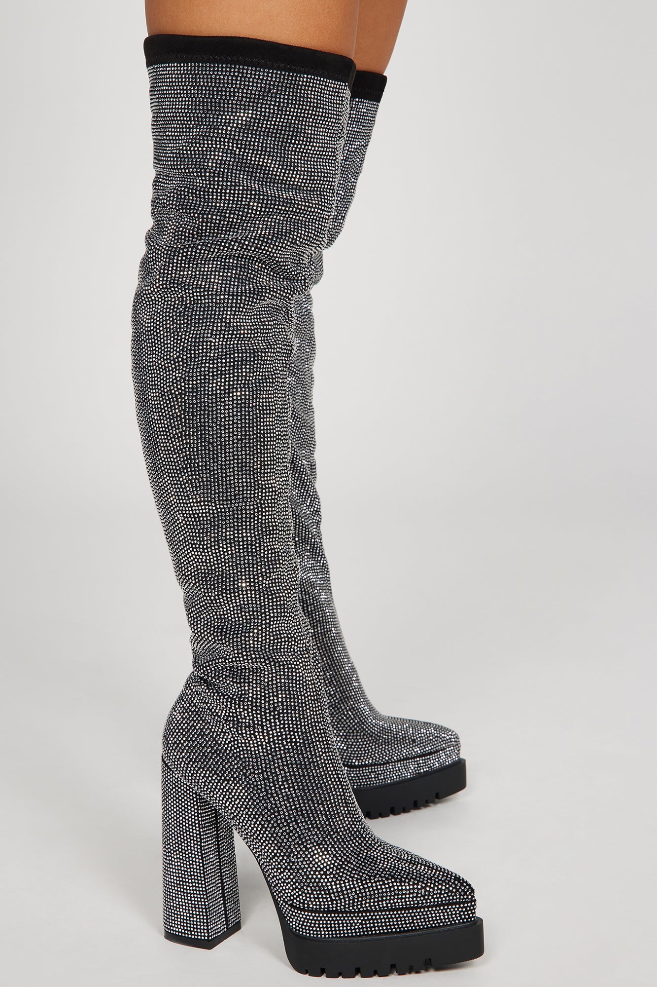 https://cdn.shopify.com/s/files/1/0293/9277/files/9-22-23Studio5_CB_RS_14-56-00_71_HDFN083_Black_12527_PXF.jpg?v=1696007347
